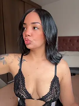 Snapshot of Sara_LipsX chatting on June 26, 2026, 10:37 pm Sara LipsX online show from June 26, 2026, 10:37 pm