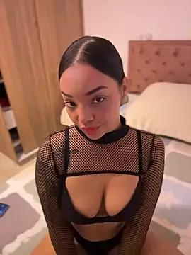 Snapshot of Sara_LipsX chatting on June 14, 2026, 2:24 am Sara LipsX online show from June 14, 2026, 2:24 am