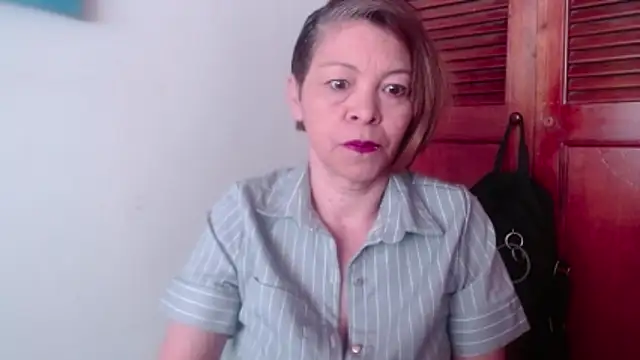 Snapshot of electra-mommy chatting on August 2, 2026, 12:25 pm electra-mommy online show from August 2, 2026, 12:25 pm