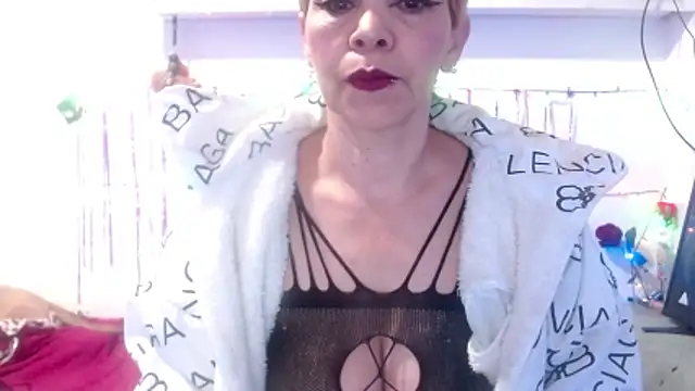 Snapshot of electra-mommy chatting on May 23, 2026, 8:46 am electra-mommy online show from May 23, 2026, 8:46 am