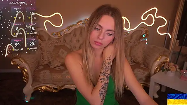 ChloeBrightt online show from October 9, 2025, 7:58 pm