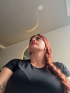 Snapshot of AtheneaRossi chatting on May 19, 2026, 10:28 pm AtheneaRossi online show from May 19, 2026, 10:28 pm