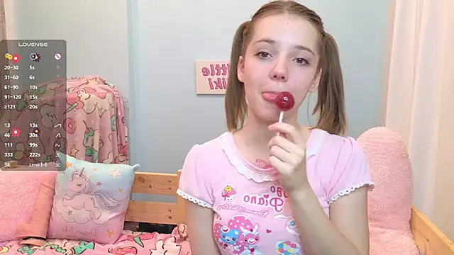 Snapshot of PrincessLittleKiki chatting on October 15, 2025, 7:27 am PrincessLittleKiki online show from October 15, 2025, 7:27 am