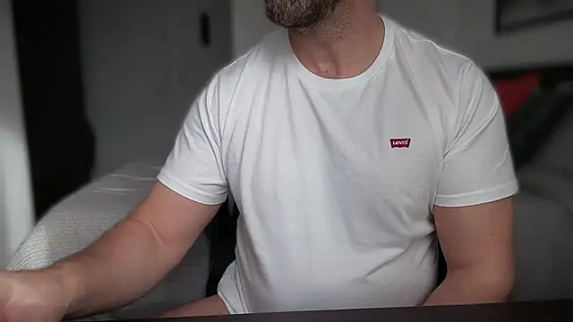 Mr Beef online show from October 19, 2025, 10:07 am