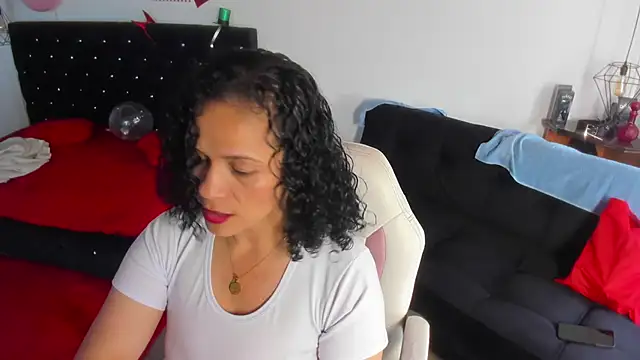 Snapshot of Aliciia_cute1 chatting on June 20, 2026, 9:20 pm Aliciia cute1 online show from June 20, 2026, 9:20 pm