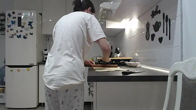  JustmeHere  online show from November 6, 2025, 7:12 am