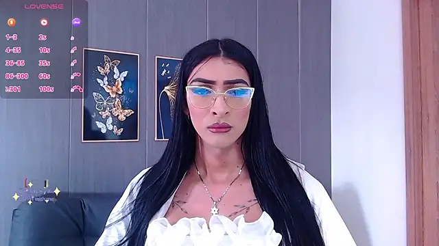 Snapshot of Evelynn_sex_ chatting on December 4, 2025, 1:43 pm Evelynn sex online show from December 4, 2025, 1:43 pm