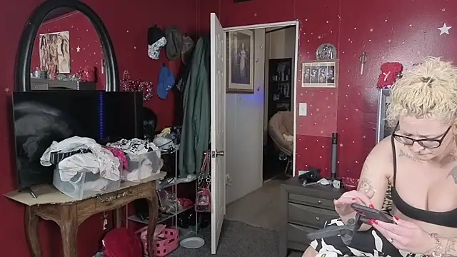 Snapshot of Lisalovely6981 chatting on March 23, 2026, 8:03 am Lisalovely6981 online show from March 23, 2026, 8:03 am