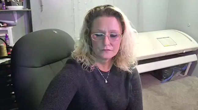 Lisalovely6981 online show from January 22, 2025, 10:26 pm