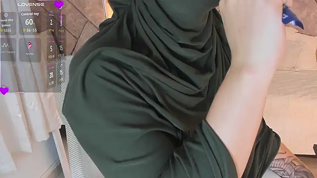 anna-henao online show from February 24, 2026, 8:10 pm