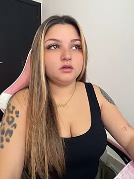 Snapshot of SweetPaige_ chatting on May 26, 2026, 12:14 pm SweetPaige online show from May 26, 2026, 12:14 pm