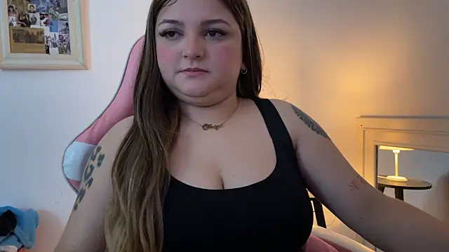 SweetPaige  online show from November 28, 2025, 12:49 pm