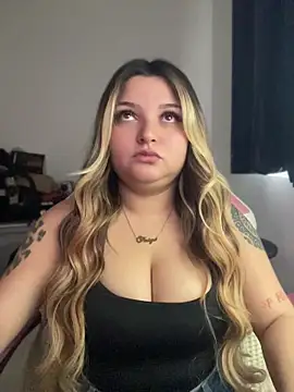 Snapshot of SweetPaige_ chatting on August 5, 2026, 2:44 pm SweetPaige online show from August 5, 2026, 2:44 pm