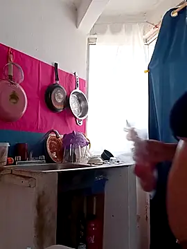 Snapshot of Celestte22 chatting on April 5, 2026, 7:31 pm Celestte22 online show from April 5, 2026, 7:31 pm