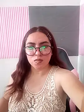 Snapshot of Celestte22 chatting on April 14, 2026, 6:24 pm Celestte22 online show from April 14, 2026, 6:24 pm