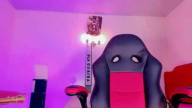 Snapshot of naomy__xx chatting on November 7, 2025, 11:26 am naomy xx online show from November 7, 2025, 11:26 am