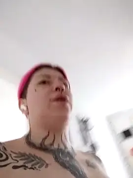 Snapshot of divine_eve chatting on September 11, 2025, 10:26 am divine eve online show from September 11, 2025, 10:26 am