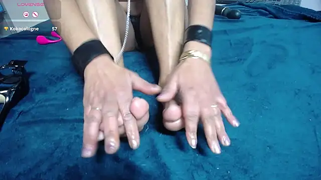 Snapshot of Sexapoly1 chatting on February 15, 2026, 12:26 pm Sexapoly1 online show from February 15, 2026, 12:26 pm