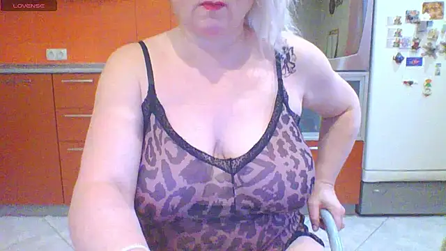 Snapshot of mira_robinsonnn chatting on February 17, 2026, 2:09 am mira robinsonnn online show from February 17, 2026, 2:09 am