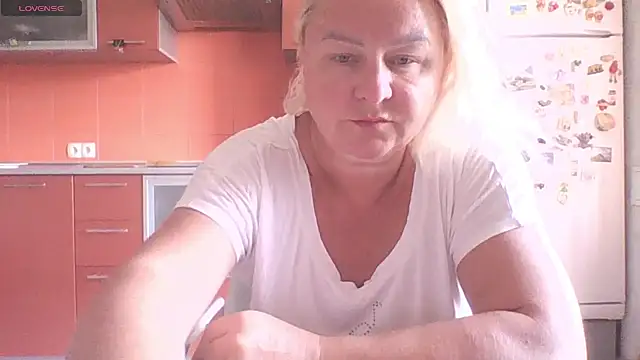 mira robinsonnn online show from June 25, 2026, 3:37 am