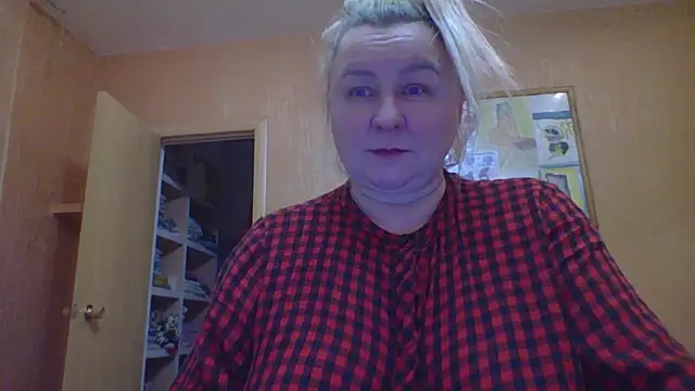 Snapshot of mira_robinsonnn chatting on February 22, 2026, 12:07 pm mira robinsonnn online show from February 22, 2026, 12:07 pm