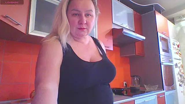 Snapshot of mira_robinsonnn chatting on February 15, 2026, 11:09 am mira robinsonnn online show from February 15, 2026, 11:09 am