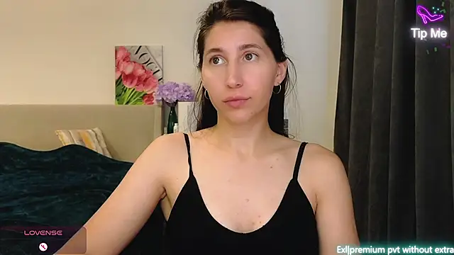 Snapshot of marrycolins chatting on August 9, 2026, 2:41 am marrycolins online show from August 9, 2026, 2:41 am