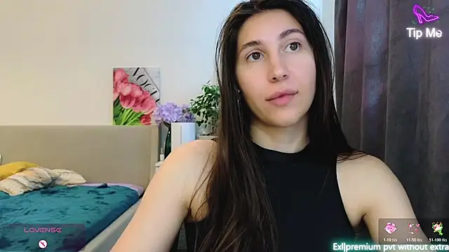 Snapshot of marrycolins chatting on June 19, 2026, 3:01 am marrycolins online show from June 19, 2026, 3:01 am
