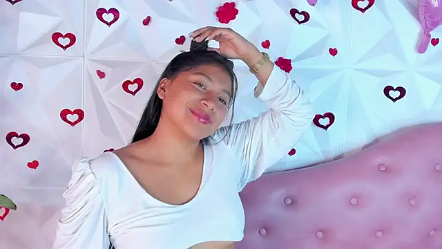 LinnaGardenia online show from February 19, 2025, 1:50 pm