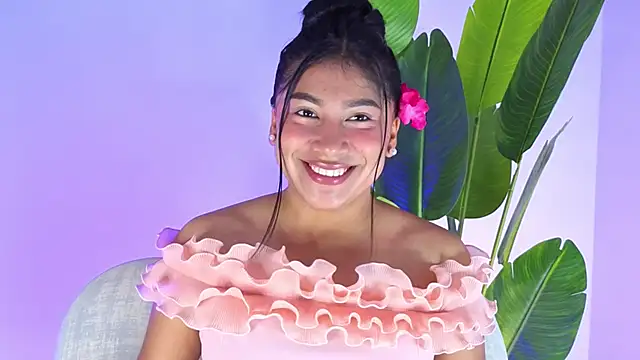 LinnaGardenia online show from April 30, 2026, 12:34 pm