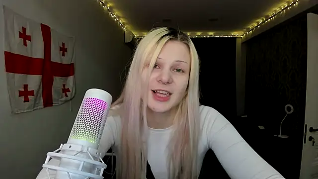 Snapshot of sashakiss99 chatting on January 22, 2025, 4:12 pm sashakiss99 online show from January 22, 2025, 4:12 pm