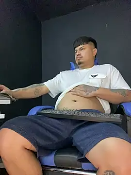 Snapshot of DickMasterfindom chatting on July 2, 2026, 3:56 am DickMasterfindom online show from July 2, 2026, 3:56 am