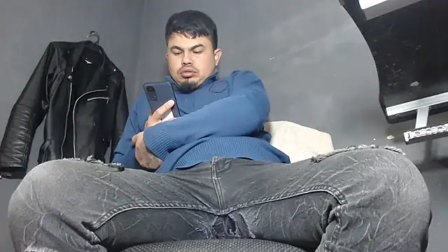 Snapshot of DickMasterfindom chatting on March 19, 2025, 1:51 pm DickMasterfindom online show from March 19, 2025, 1:51 pm