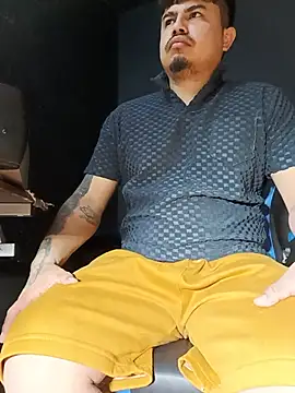 Snapshot of DickMasterfindom chatting on July 15, 2026, 1:34 am DickMasterfindom online show from July 15, 2026, 1:34 am