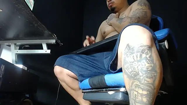 Snapshot of DickMasterfindom chatting on June 7, 2026, 9:58 am DickMasterfindom online show from June 7, 2026, 9:58 am