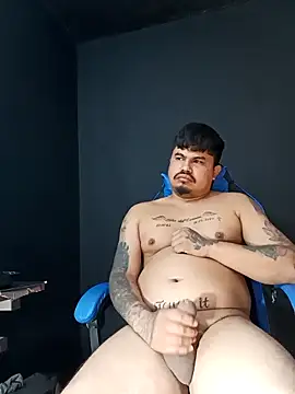 Snapshot of DickMasterfindom chatting on May 12, 2026, 8:43 am DickMasterfindom online show from May 12, 2026, 8:43 am