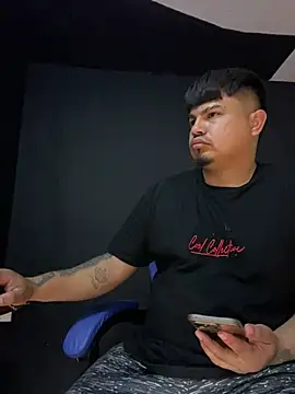 Snapshot of DickMasterfindom chatting on May 21, 2026, 3:37 am DickMasterfindom online show from May 21, 2026, 3:37 am