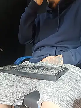 Snapshot of DickMasterfindom chatting on July 31, 2026, 5:18 am DickMasterfindom online show from July 31, 2026, 5:18 am