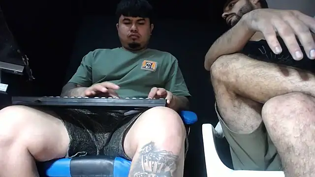 Snapshot of DickMasterfindom chatting on June 11, 2026, 2:53 am DickMasterfindom online show from June 11, 2026, 2:53 am