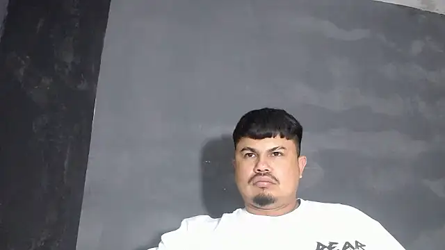 Snapshot of DickMasterfindom chatting on October 12, 2025, 2:35 am DickMasterfindom online show from October 12, 2025, 2:35 am