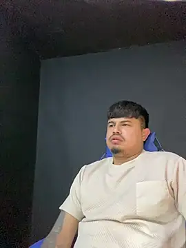 Snapshot of DickMasterfindom chatting on July 16, 2026, 1:24 am DickMasterfindom online show from July 16, 2026, 1:24 am