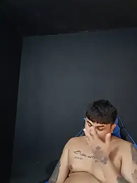 Snapshot of DickMasterfindom chatting on May 28, 2026, 6:10 am DickMasterfindom online show from May 28, 2026, 6:10 am