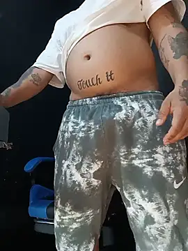Snapshot of DickMasterfindom chatting on August 6, 2026, 4:07 am DickMasterfindom online show from August 6, 2026, 4:07 am