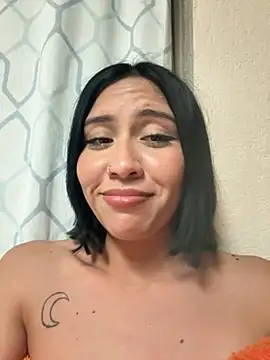 LunaAurora3 online show from November 16, 2025, 5:34 am