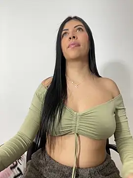 Snapshot of Alanna_atm_ chatting on December 5, 2025, 7:55 pm Alanna atm online show from December 5, 2025, 7:55 pm