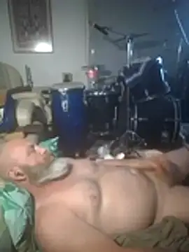 Snapshot of iambradz chatting on November 4, 2025, 4:22 pm iambradz online show from November 4, 2025, 4:22 pm