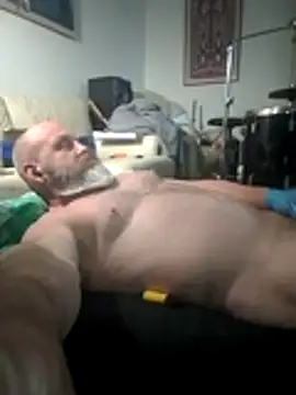 Snapshot of iambradz chatting on November 7, 2025, 3:38 pm iambradz online show from November 7, 2025, 3:38 pm