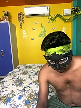 Snapshot of OrgsmMust chatting on October 18, 2025, 6:32 pm OrgsmMust online show from October 18, 2025, 6:32 pm