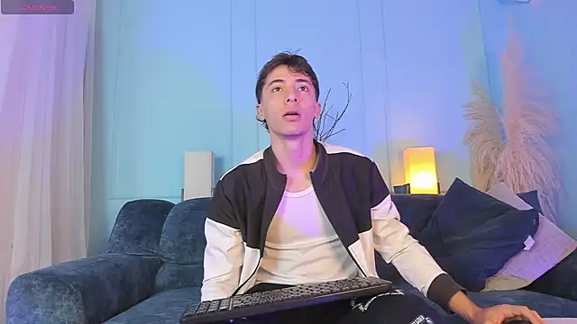 Snapshot of AlessandroDybala chatting on November 29, 2025, 12:38 pm AlessandroDybala online show from November 29, 2025, 12:38 pm