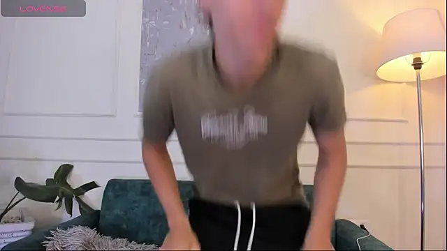 Snapshot of AlessandroDybala chatting on October 8, 2025, 12:07 pm AlessandroDybala online show from October 8, 2025, 12:07 pm